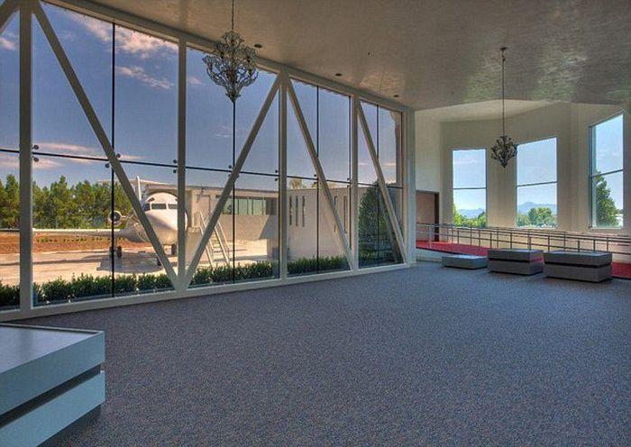 Casa asta a fost scoasă la vânzare, dar nimeni nu vrea să o cumpere. Află motivul uimitor 233975