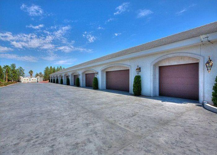 Casa asta a fost scoasă la vânzare, dar nimeni nu vrea să o cumpere. Află motivul uimitor 233981