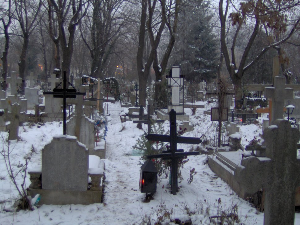 Descoperire HORROR în cimitirele din România. Cum au găsit groparii trupul unui om mort de 7 ani. Oamenii de ştiinţă oferă o explicaţie ŞOCANTĂ