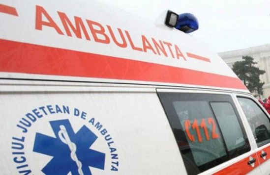 Doi copii răniţi în Capitală, după ce taximetrul în care se aflau a fost lovit de un tramvai
