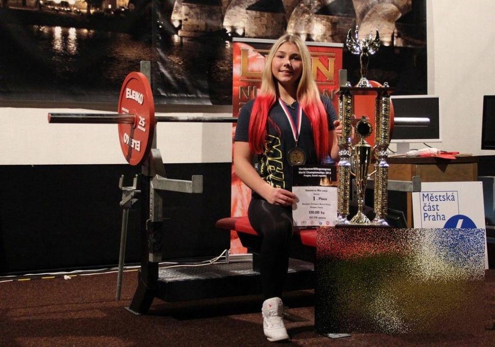 Cum s-a transformat în patru ani această tânără. Povestea de succes din spatele unei experienţe traumatizante 234247