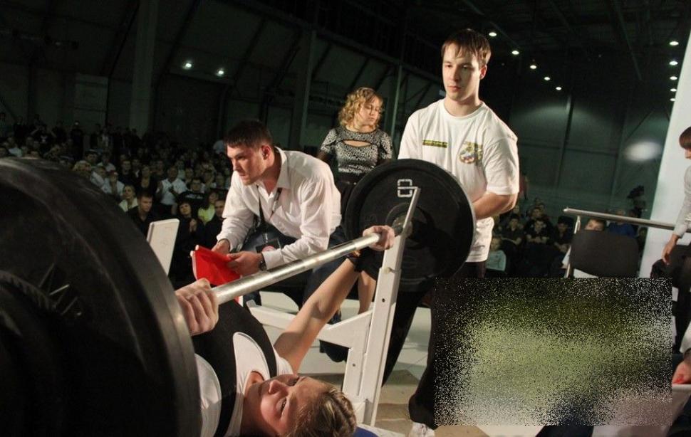 Cum s-a transformat în patru ani această tânără. Povestea de succes din spatele unei experienţe traumatizante 234251