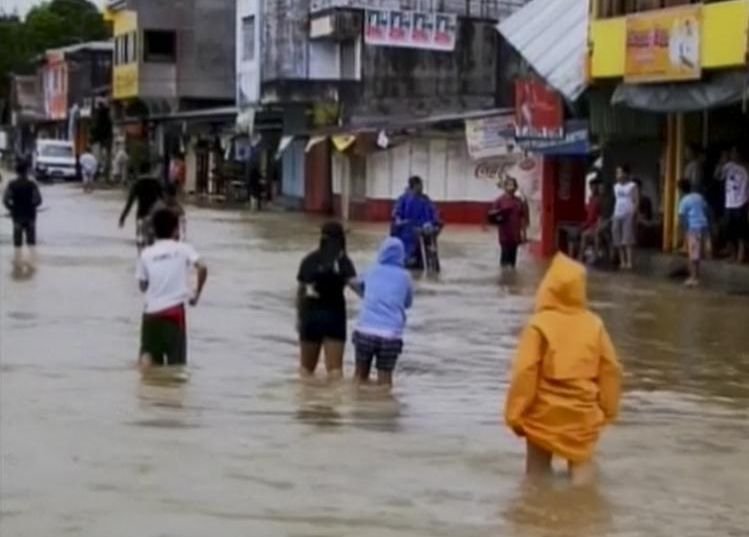 Evacuări masive în Vietnam, în aşteptarea supertaifunului Haiyan