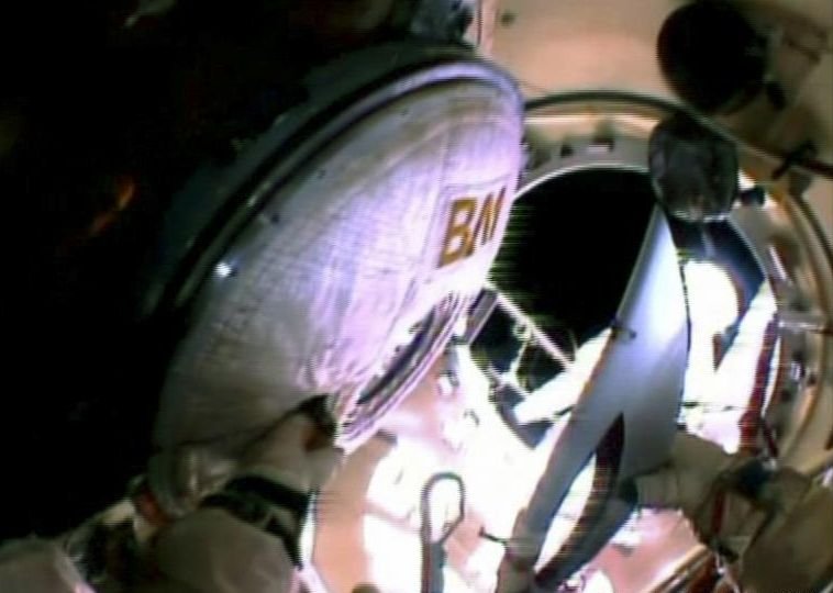 Torţa olimpică a ajuns ÎN SPAŢIU, purtată de doi cosmonauţi ruşi aflaţi pe ISS 