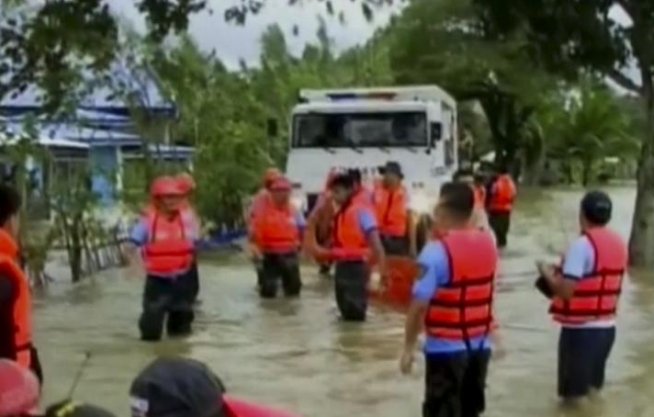 UPDATE. Crucea Roşie estimează peste 1.200 de morţi în urma taifunului din Filipine