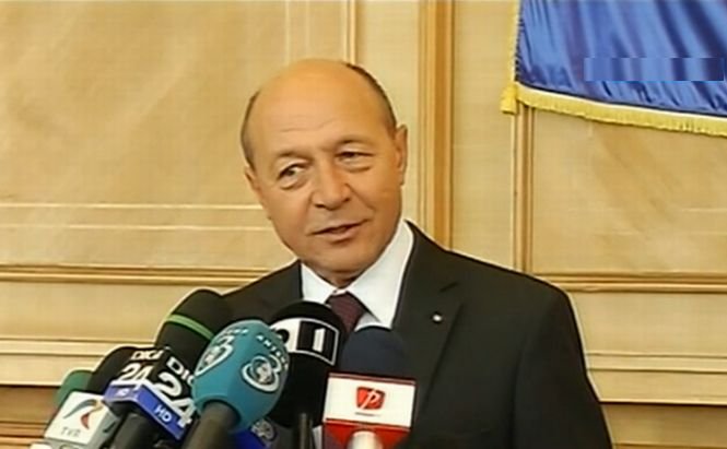 Băsescu, un nou atac la Guvern: Executivul menţine miniştri cu dosare penale şi Parlamentul refuză să îi trimită pe aleşi în faţa procurorilor