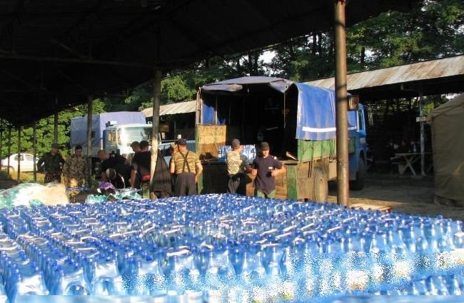 Guvernul ar putea trimite apă, pături şi corturi pentru sinistraţii taifunului Haiyan din Filipine