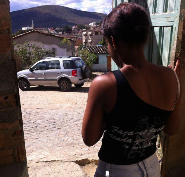 INFERNUL din ţara care va găzdui CM 2014. Fetele de 9 ani sunt SCLAVE, vândute pentru SEX. "Şoferii ne aruncă pe beton după ce termină cu noi" 235136