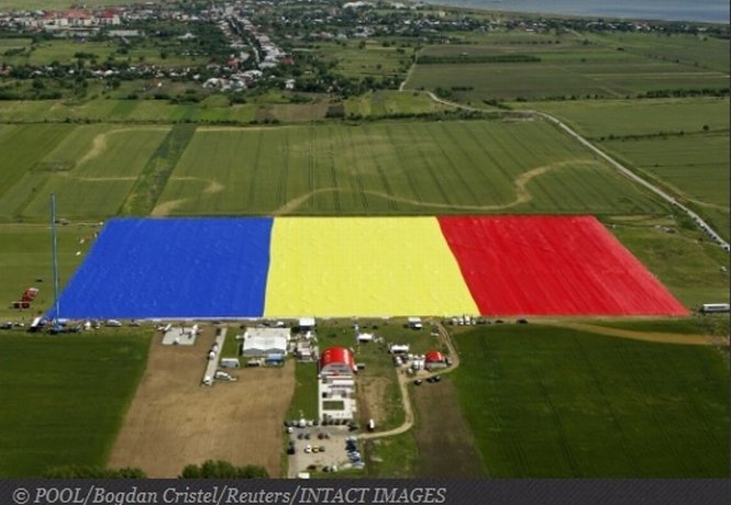 Tricolorul gigant al României a intrat în istorie