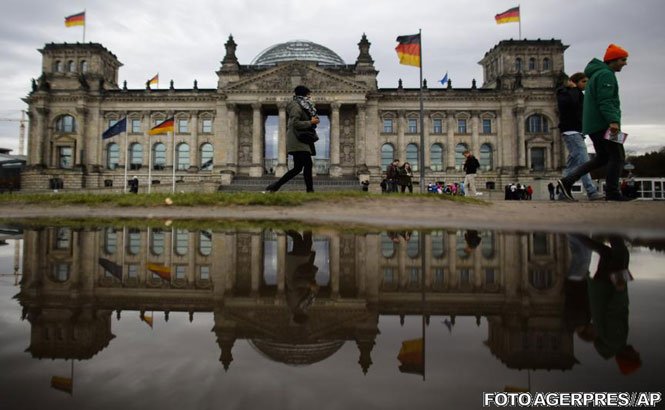 Deputaţii germani se reunesc într-o sesiune extraordinară în Bundestag, urmând să dezbată acuzaţiile de spionaj la adresa SUA