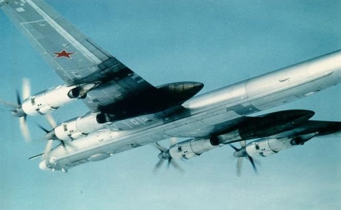 Ruşii se joacă cu vigilenţa japonezilor. Două bombardiere Tupolev Tu-95 au dat târcoale spaţiului aerian nipon