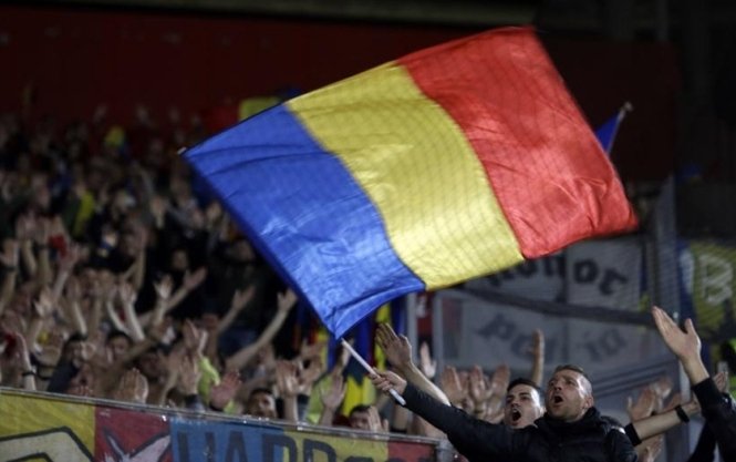Cei opt suporteri români arestaţi în Grecia la meciul cu naţionala au fost repatriaţi
