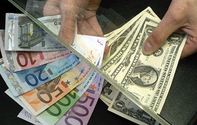 Moneda naţională a crescut comparativ cu euro şi dolarul. Vezi cursul BNR