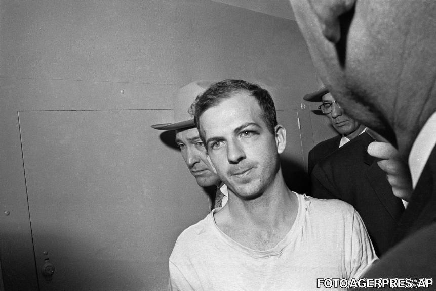 SUA coboară toate drapelele în bernă, comemorând 50 de ani de la asasinarea lui John F. Kennedy 236314