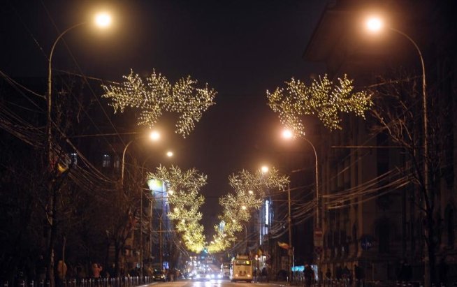 Luminiţele de sărbători vor fi aprinse pe 6 decembrie în Bucureşti
