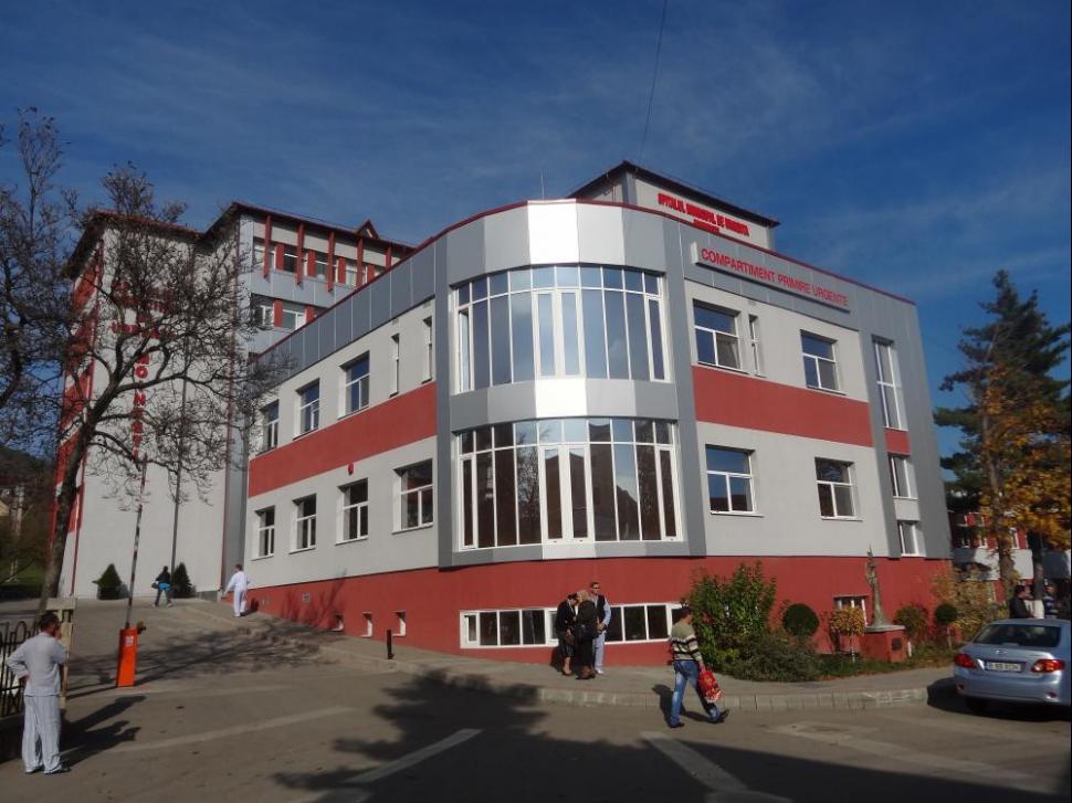 (P) Modernizarea ambulatoriului Moineşti - o lecţie de management sanitar, prin Regio 235662