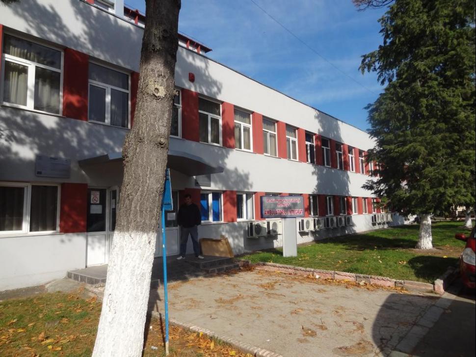 (P) Modernizarea ambulatoriului Moineşti - o lecţie de management sanitar, prin Regio 235663