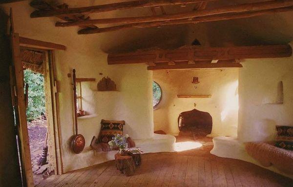 Aşa arată casa care costă 800 de RON. "Este perfect funcţională şi locuibilă" 236956