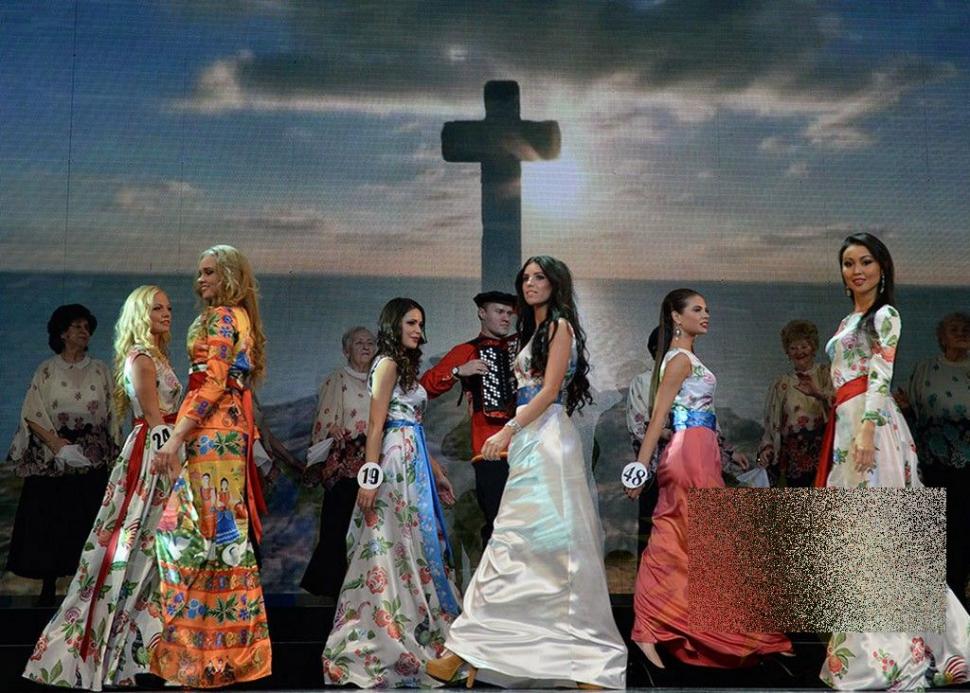 Ea este cea mai FRUMOASĂ femeie din Rusia. "Trebuie să faci orice pentru a-ţi îndeplini scopul" 236893