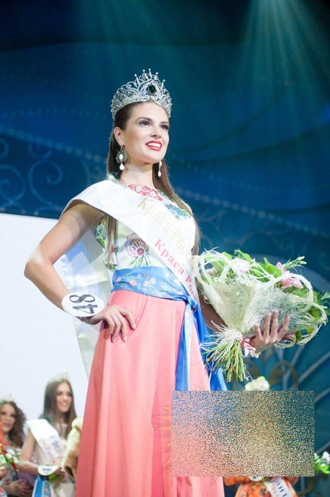 Ea este cea mai FRUMOASĂ femeie din Rusia. "Trebuie să faci orice pentru a-ţi îndeplini scopul" 236902