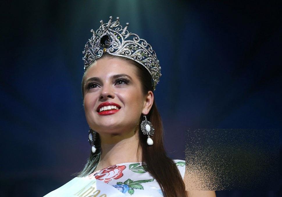 Ea este cea mai FRUMOASĂ femeie din Rusia. "Trebuie să faci orice pentru a-ţi îndeplini scopul" 236903