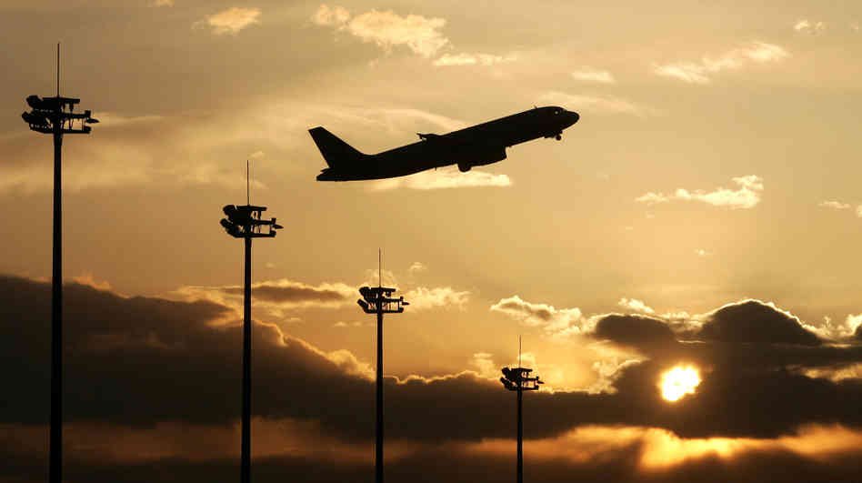 Tarom ar putea relua zborurile directe Bucureşti - Beijing. Ponta: Se vor dovedi şi economic sustenabile
