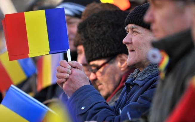 SONDAJ: Trei sferturi dintre români SUNT DE ACORD cu unirea Republicii Moldova cu România