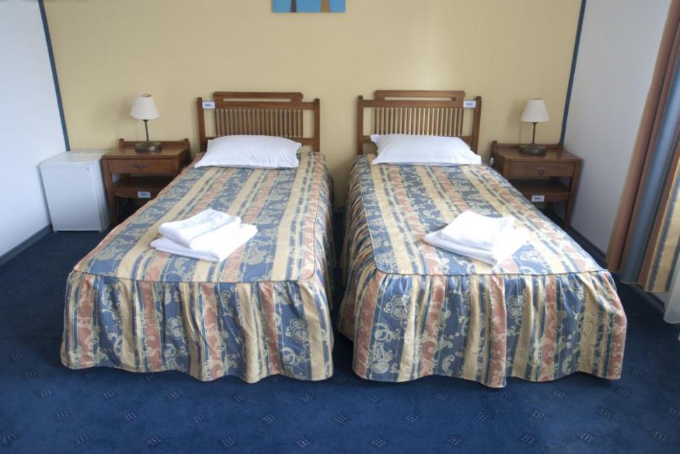 (P) Astra - cel mai mare hostel din Braşov, construit prin Regio 236005