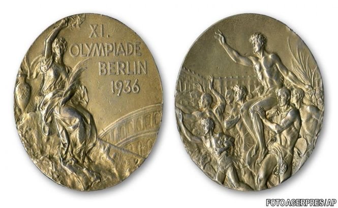 Una dintre medaliile cucerite de Jesse Owens la JO din 1936, scoasă la licitaţie