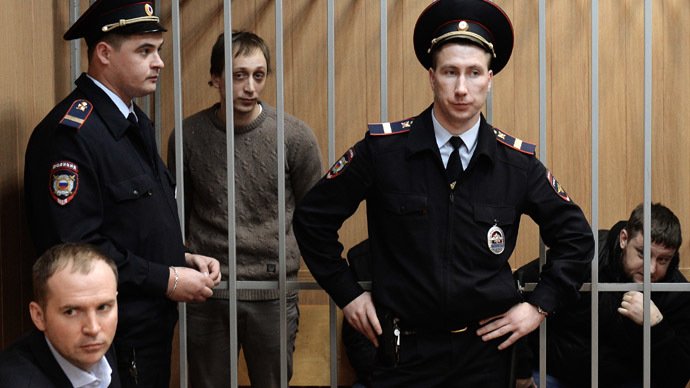 Cei trei suspecţi ai atacului cu acid de la Teatrul Balşoi, găsiţi vinovaţi de justiţia rusă