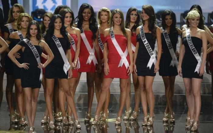 DOVADA că Miss Univers a minţit o lume întreagă. Cum a fost fotografiată în urmă cu 3 luni de zile 237827