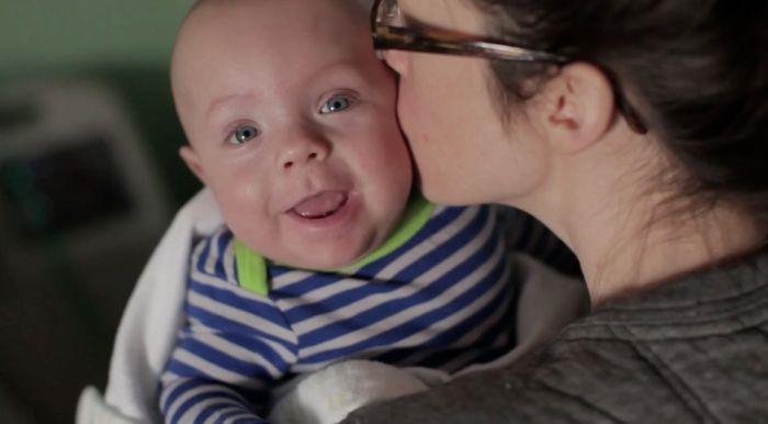 "Este un MIRACOL". Cum arată acum bebeluşul care cântărea la naştere cât o cutie de suc 237842