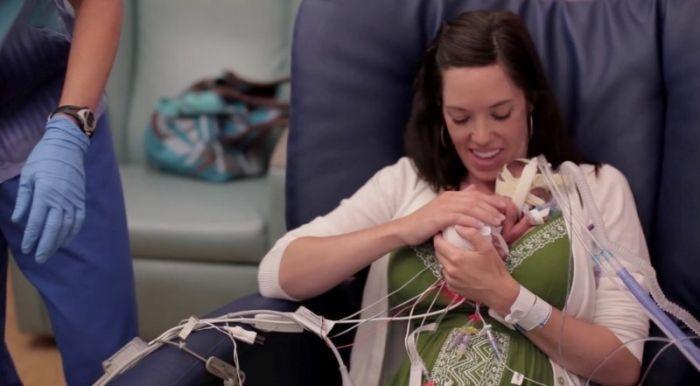 "Este un MIRACOL". Cum arată acum bebeluşul care cântărea la naştere cât o cutie de suc 237843