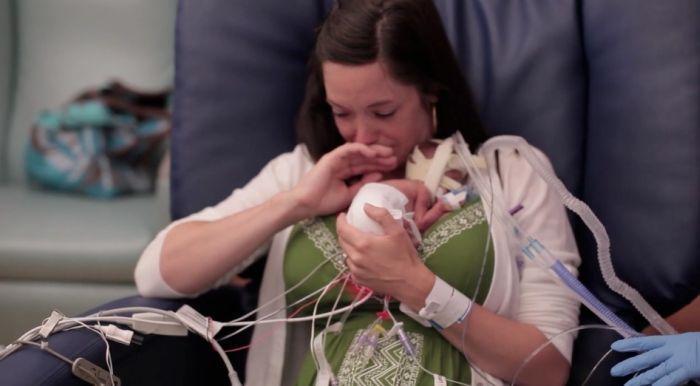 "Este un MIRACOL". Cum arată acum bebeluşul care cântărea la naştere cât o cutie de suc 237844