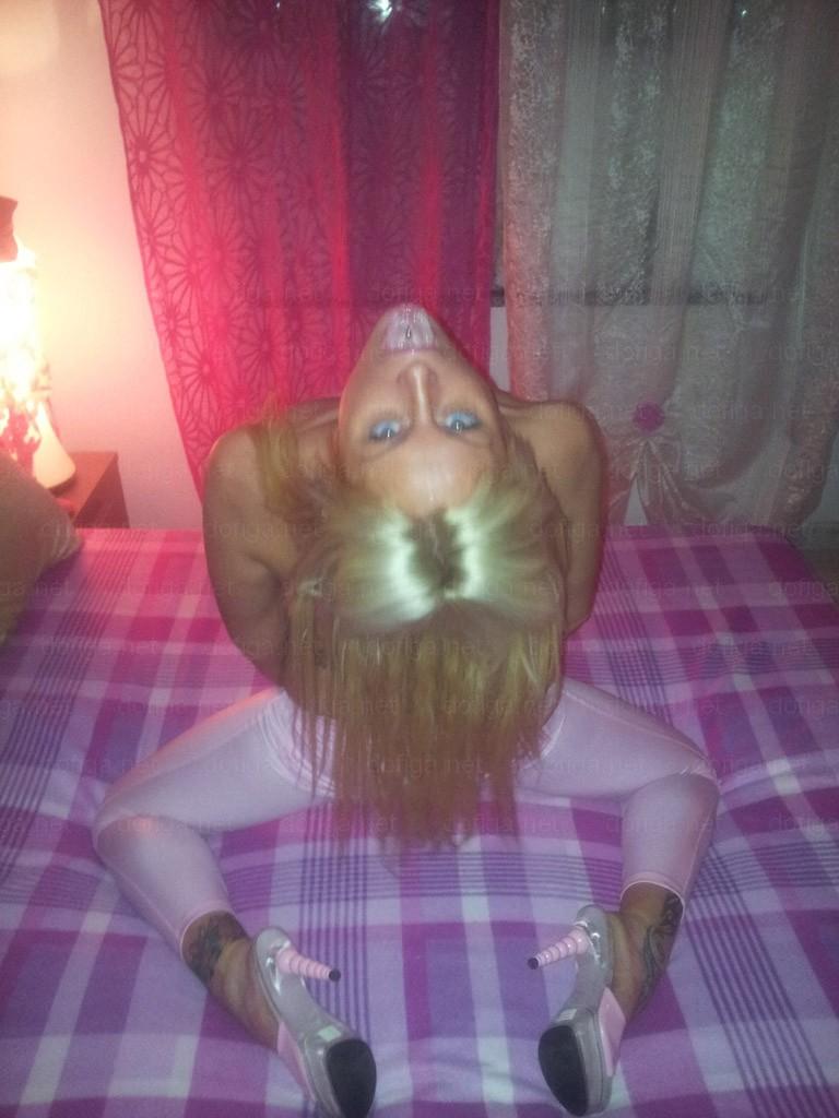 Postează în fiecare zi poze cu ea, iar porecla ei a ajuns să fie "fata cu sclipici" 237809