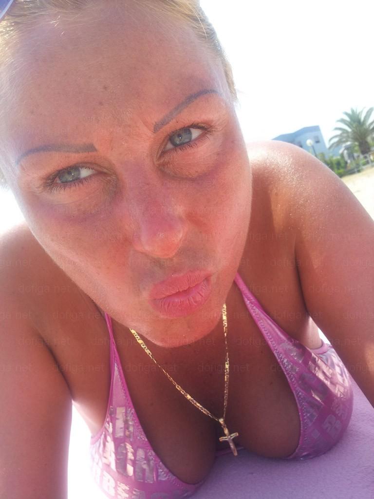 Postează în fiecare zi poze cu ea, iar porecla ei a ajuns să fie "fata cu sclipici" 237810