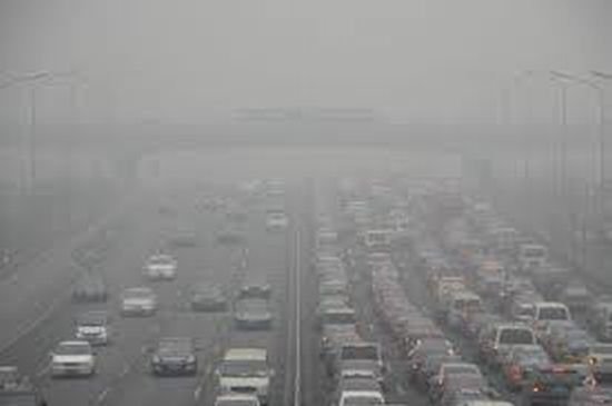Traficul rutier şi aerian din estul Chinei, paralizat din cauza ceţii