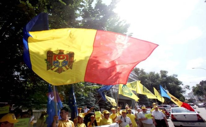 Decizie istorică la Chişinău. Limba română a devenit limba oficială în Republica Moldova