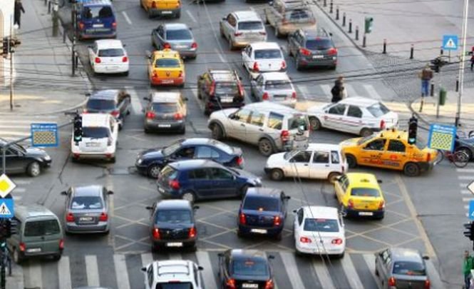 Toţi şoferii români se simt răzbunaţi. Ridicarea de maşini în Capitală ar putea fi ilegală