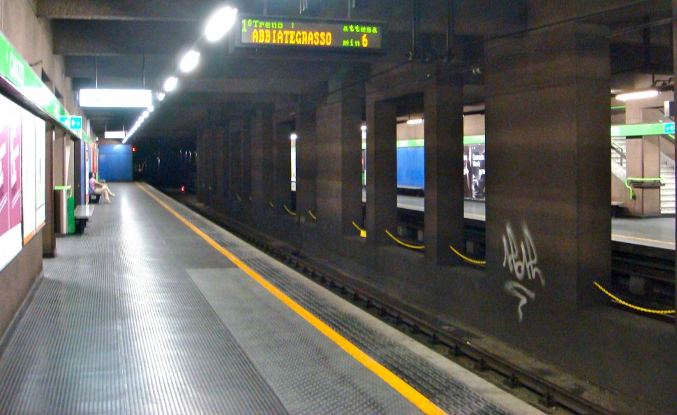 Un italian a murit după ce a fost agresat de trei români, la metroul din Milano