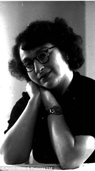 "Femeia fără numărul IADULUI". Povestea cutremurătoare a unei supravieţuitoare a Holocaustului: "Mi-a spus că făceau EXPERIMENTE pe ele" 238370