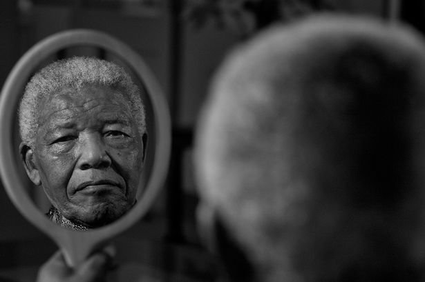 &quot;Nelson Mandela, un conducător mai presus de ceilalţi&quot;. Ce scriu marile ziare ale lumii despre moartea lui Nelson Mandela
