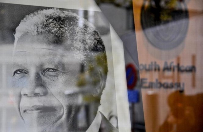 Băsescu nu merge la funerariile lui Mandela: Trebuia să rămână şi cineva acasă