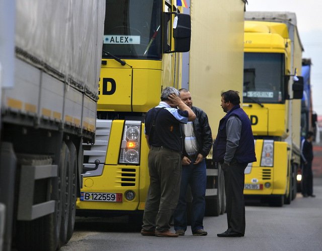 Peste 86.000 de camioane se opresc în trafic. GREVA transportatorilor de mărfuri ar putea paraliza traficul din Capitală