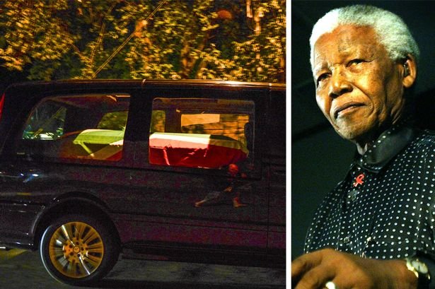 Africa de Sud îşi ia adio de la Nelson Mandela. Sicriul cu trupul neînsufleţit, transportat pe străzile din Pretoria