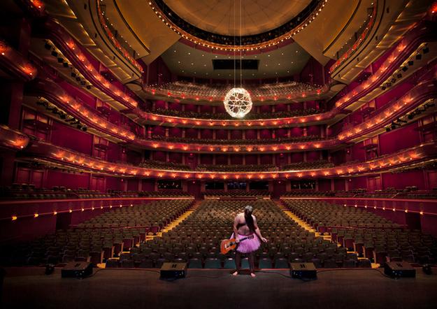 Povestea emoţionantă din spatele unei imagini de neînţeles. Ce face acest bărbat îmbrăcat în tutu, în mijlocul zăpezii 239029