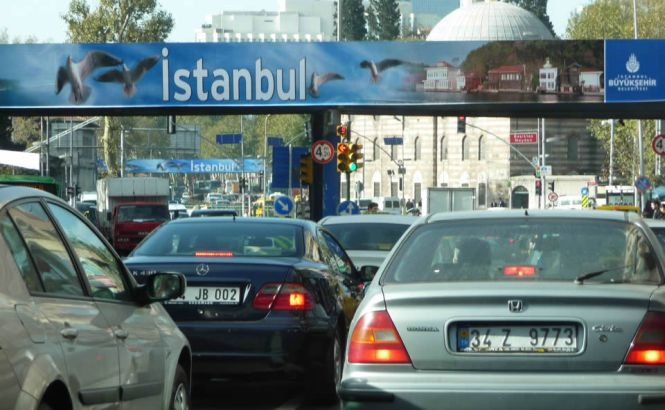 Autorităţile din Istanbul vor să amenajeze locuri de parcare plutitoare