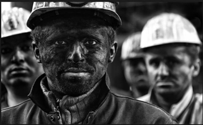 Ianukovici cheamă minerii! Peste 20.000 de persoane din Doneţk vin astăzi la Kiev