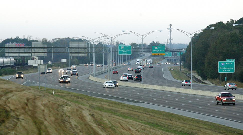 Autostrada care are 26 de BENZI. Ar putea exista aşa ceva în România? 239709