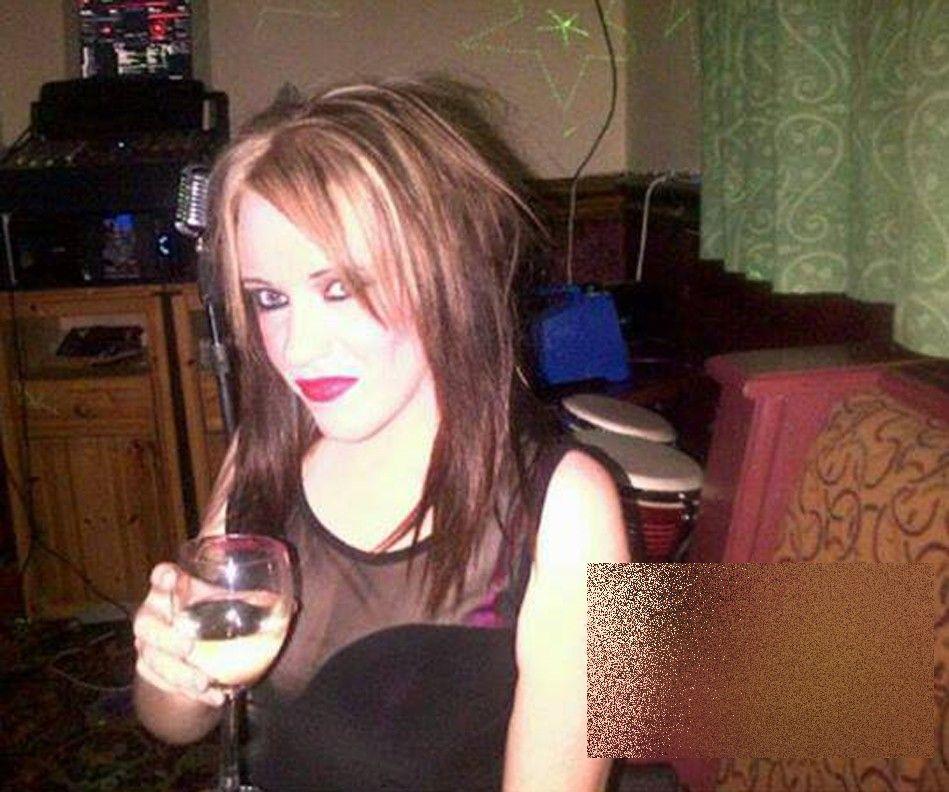 Este mama a şase copii, dar a crezut că îşi vede sfârşitul, după o seară în oraş. Ce i s-a întâmplat după ce a comandat o băutură la bar 239804